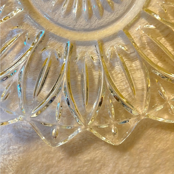 Vintage Federal Glass Serving Plate Flower Petal Design Starburst 12 inches - Picture 8 of 11